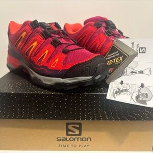 Salomon X-Ultra GTX J in Sangria Red and Gray
